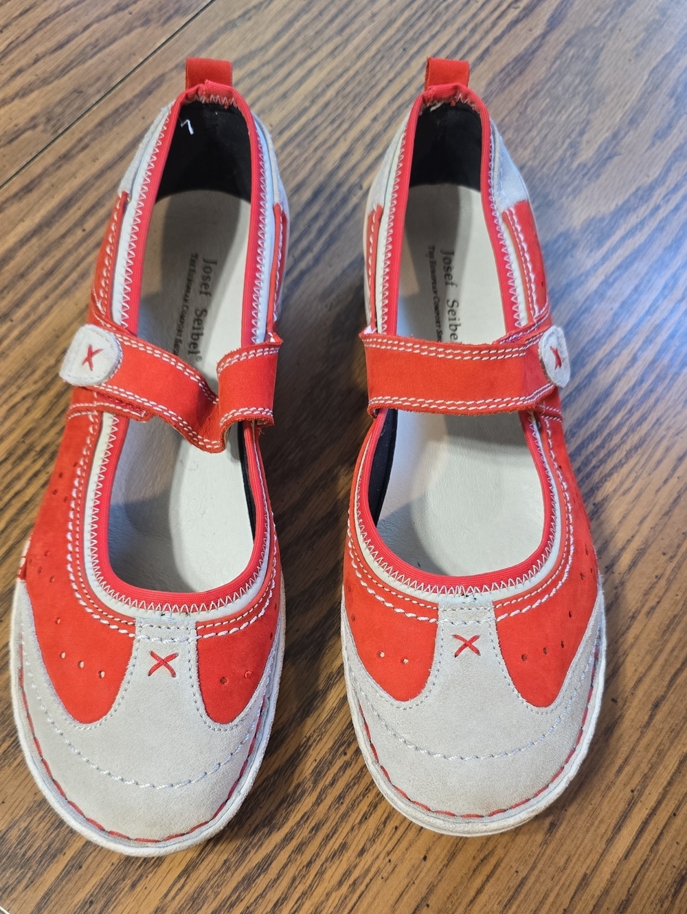 Josef Seibel Wimens Red and Cream Mary Jane Shoes